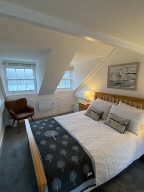 2 chambres, fer et planche à repasser, lit parapluie, Wi-Fi gratuit