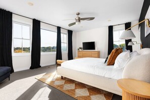 3 soveværelser, skrivebord, strygejern/strygebræt, weekendseng