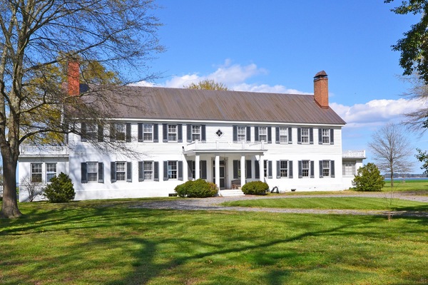 Step back in time at Historic Rosegill, an 18th century manor house on 700 acres sited on the Rappahannock River at the mouth of Urbanna Creek. With its, 5 bedrooms, expansive grounds, pool, dock and fishing lakes, it has something for everyone.