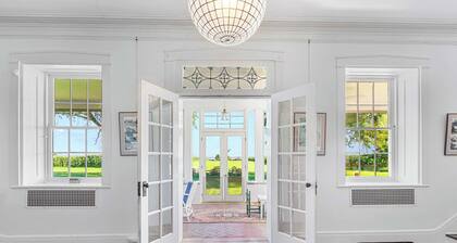 Historic riverfront farm 700 acres, pool, private lakes, dock