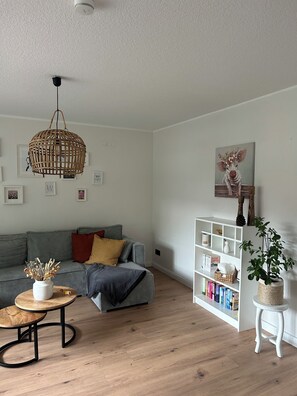 Smart TV, fireplace - Vacation apartment Theodor - Hiking at the Biggesee (Attendorn)