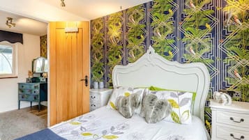 4 chambres, fer et planche à repasser, lit parapluie, Wi-Fi gratuit