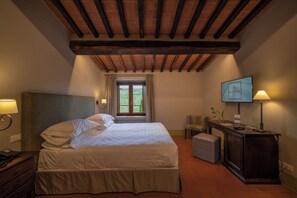 Habitación clásica con 1 cama doble o 2 individuales | Minibar, caja fuerte, escritorio y cunas gratuitas
