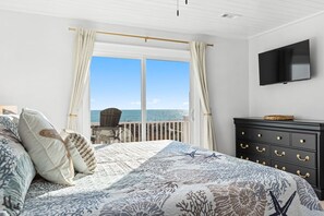 5 bedrooms, iron/ironing board, free WiFi, bed sheets - Completely Renovated 5BR/4BA House,Ocean Views,Pool,Dog Friendly,Sleeps 14 (Oak Island)