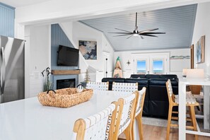 Dining - Completely Renovated 5BR/4BA House,Ocean Views,Pool,Dog Friendly,Sleeps 14 (Oak Island)
