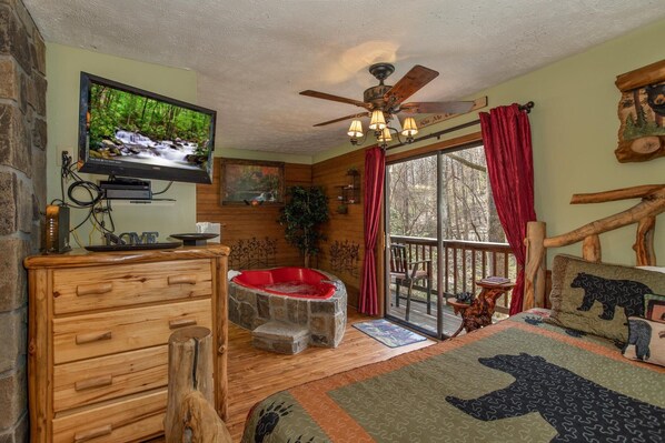 Iron/ironing board, free WiFi, bed sheets