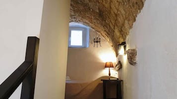 Aura Apartment Old Town | 1 bedroom, laptop workspace, free WiFi