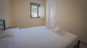 2 quartos, ferros/tábuas de passar roupa, Wi-Fi, roupa de cama