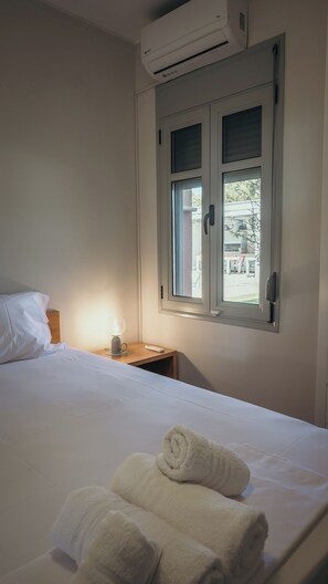 4 bedrooms, iron/ironing board, WiFi, bed sheets - Thea II Sea View Private Pool Villa, Nikiti (Nikiti)