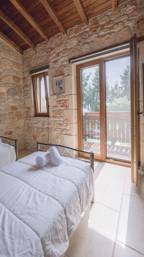 2 slaapkamers, een strijkplank/strijkijzer, wifi, beddengoed