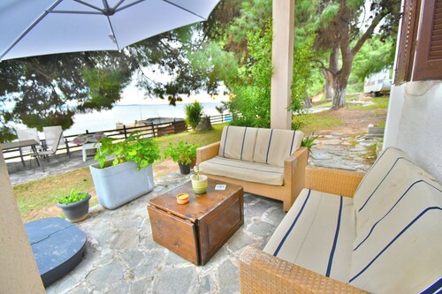 Barlee Beachfront House, Metamorfosi