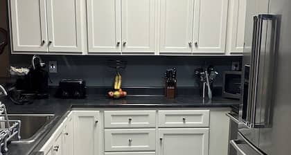 3-bedroom house in welcoming Camden with AC, WiFi. Enjoy a cozy stay