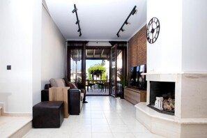 Interior - Porto Thea Alexandra Shared Pool, Afitos (Afytos)