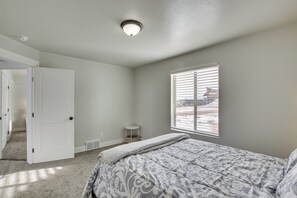 House (5 Bedrooms) | Interior