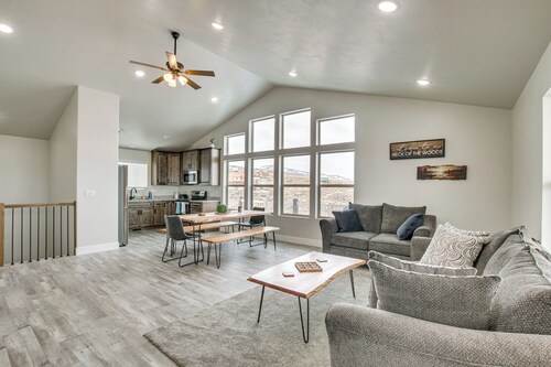 2 Mi to Bear Lake: Mtn-view Gem in Garden City