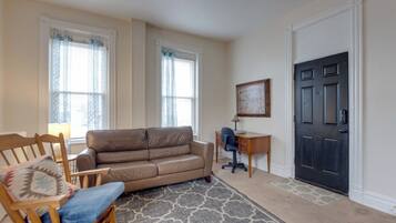 Apartment (2 Bedrooms) | Front of property