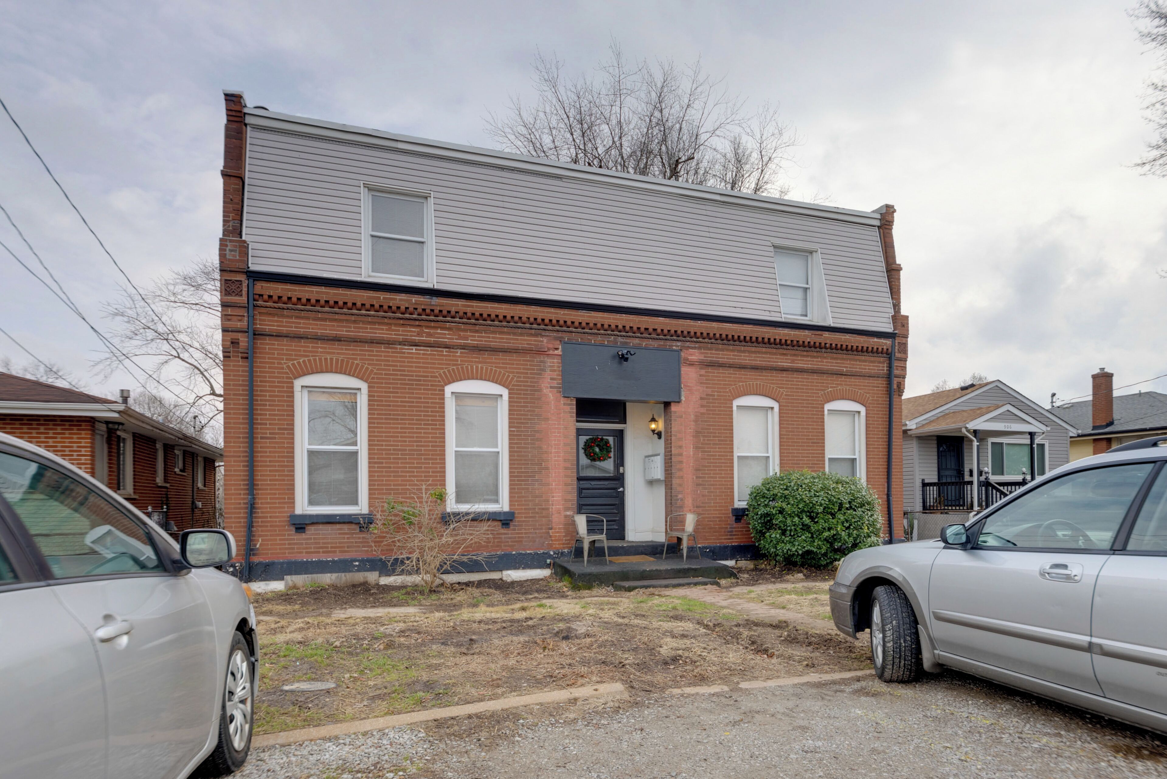 المنشأة من الداخل