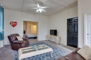 Apartment (0 Bedroom) | Interior