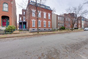 Apartment (1 Bedroom) | Interior - STL Apartment: Close to Downtown! (St. Louis)