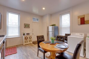 Apartment (1 Bedroom) | Interior - STL Apartment: Close to Downtown! (St. Louis)