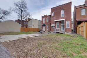 Apartment (1 Bedroom) | Interior - STL Apartment: Close to Downtown! (St. Louis)