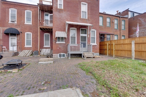STL Apartment: Close to Downtown!