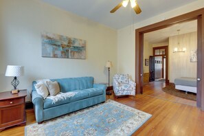 Apartment (1 Bedroom) | Interior - STL Apartment: Close to Downtown! (St. Louis)