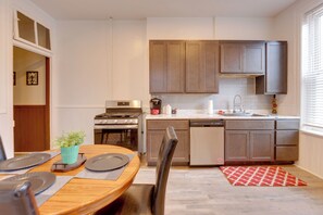 Apartment (1 Bedroom) | Interior - STL Apartment: Close to Downtown! (St. Louis)