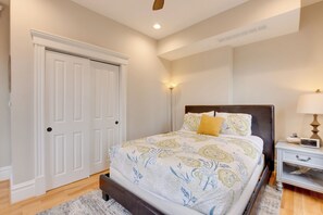 Apartment (2 Bedrooms) | Interior - Walkable Area: Spacious Apt in Dtwn St Louis (St. Louis)