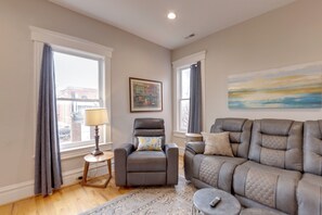 Apartment (2 Bedrooms) | Interior - Walkable Area: Spacious Apt in Dtwn St Louis (St. Louis)