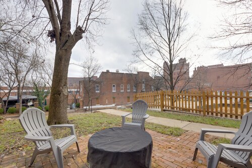 Walk to Anheuser-busch Brewery: St Louis Escape!