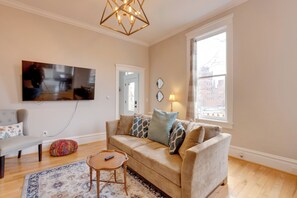 Apartment (1 Bedroom) | Interior - Walk to Anheuser-busch Brewery: St Louis Escape! (St. Louis)