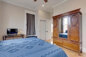 Apartment (1 Bedroom) | Interior - Walk to Anheuser-busch Brewery: St Louis Escape! (St. Louis)