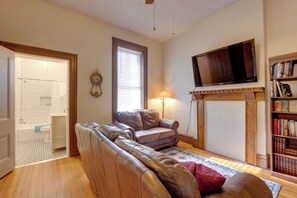 Interior - 2 Mi to Dtwn: Apartment in Saint Louis (St. Louis)