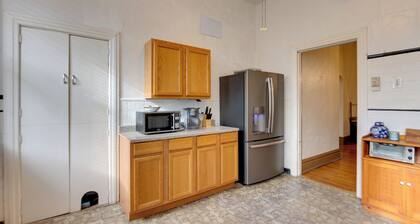 2 Mi to Dtwn: Apartment in Saint Louis