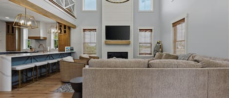 House (5 Bedrooms) | Interior
