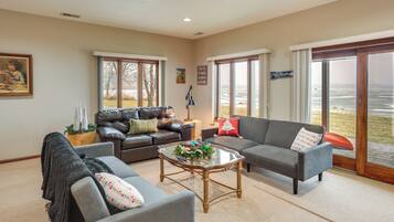 Apartment (2 Bedrooms) | Front of property