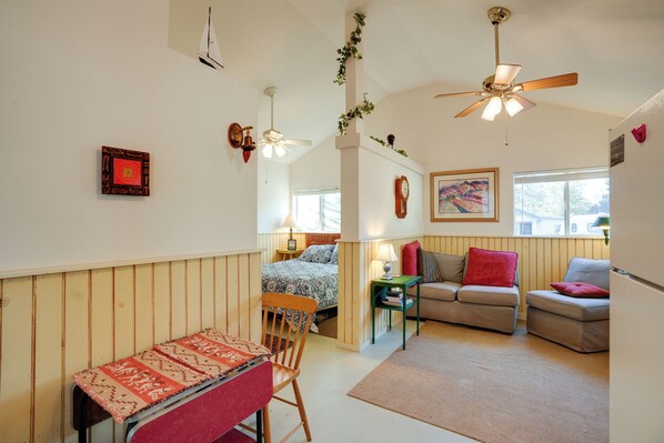 Apartment (0 Bedroom) | Front of property - < 1 Mi to Horse Boarding: Cozy Yarnell Hideaway! (Yarnell)