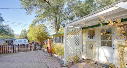 < 1 Mi to Horse Boarding: Cozy Yarnell Hideaway!