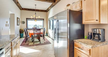 4 Mi to Black Canyon: Mtn-view Apt in Montrose!
