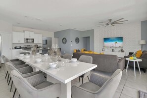 Interior - Resort retreat w/ pool, spa & game room (Davenport)