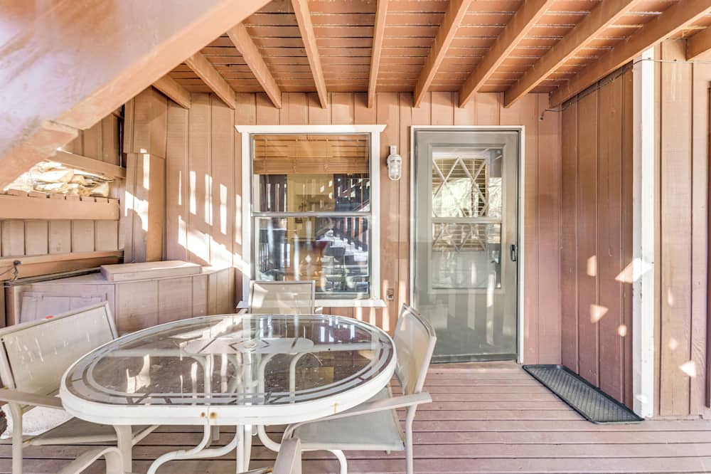 Walk to Angel Fire Resort: Condo w/ Furnished Deck - Valle Escondido, NM