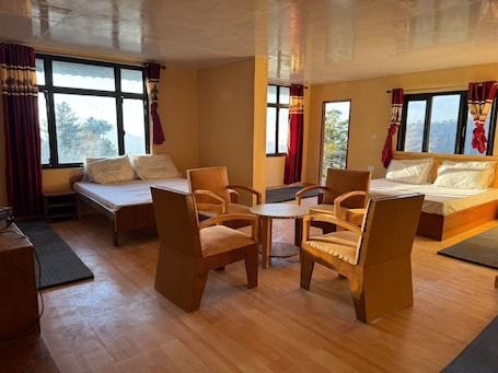 Family Room | Free WiFi