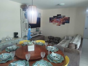 Dining - Ground floor apartment, in the VG Sun condominium. Condominium right on the sand. (Caucaia)
