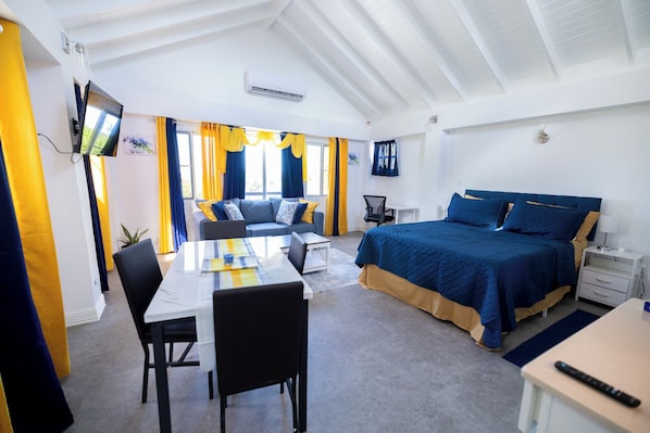 1 slaapkamer, een strijkplank/strijkijzer, wifi, beddengoed