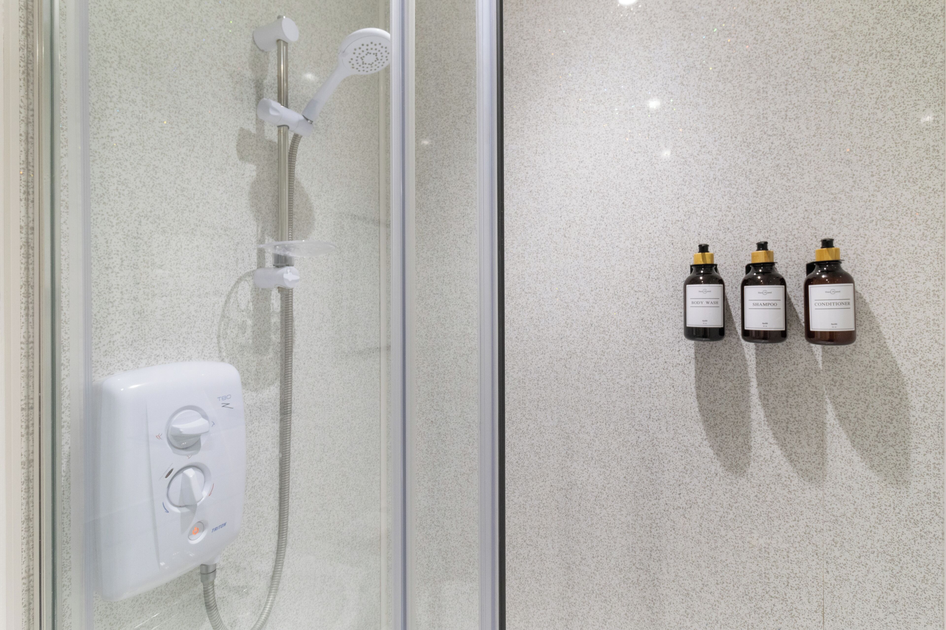 Een douche, een haardroger