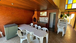 Apartment | Outdoor dining