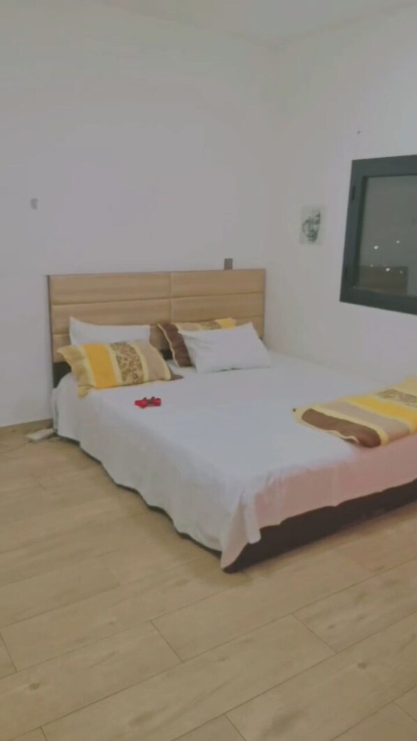 1 bedroom, WiFi, bed sheets