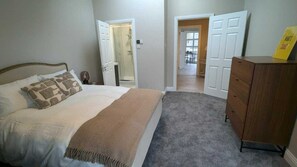 1 bedroom, iron/ironing board, internet, bed sheets