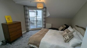 1 soverom, strykejern/-brett, internettilgang og sengetøy